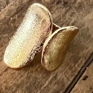 🟠NEW PRETTY BIRD Tarnish Proof/Waterproof Textured Gold Adjustable Ring
